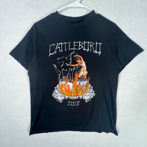 Cattleboro 2018 Medium Skulls Graphic Tshirt Grunge Flames Emo Y2k-Style
